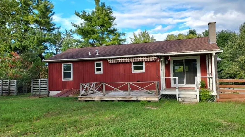 11 Troy Hill Road Swanzey NH 03446
