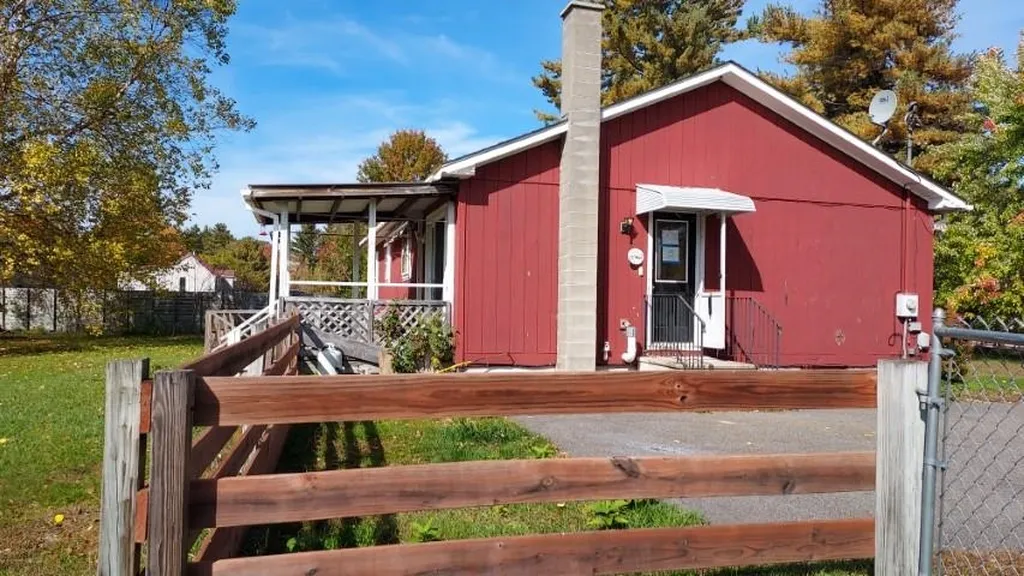 11 Troy Hill Road Swanzey NH 03446