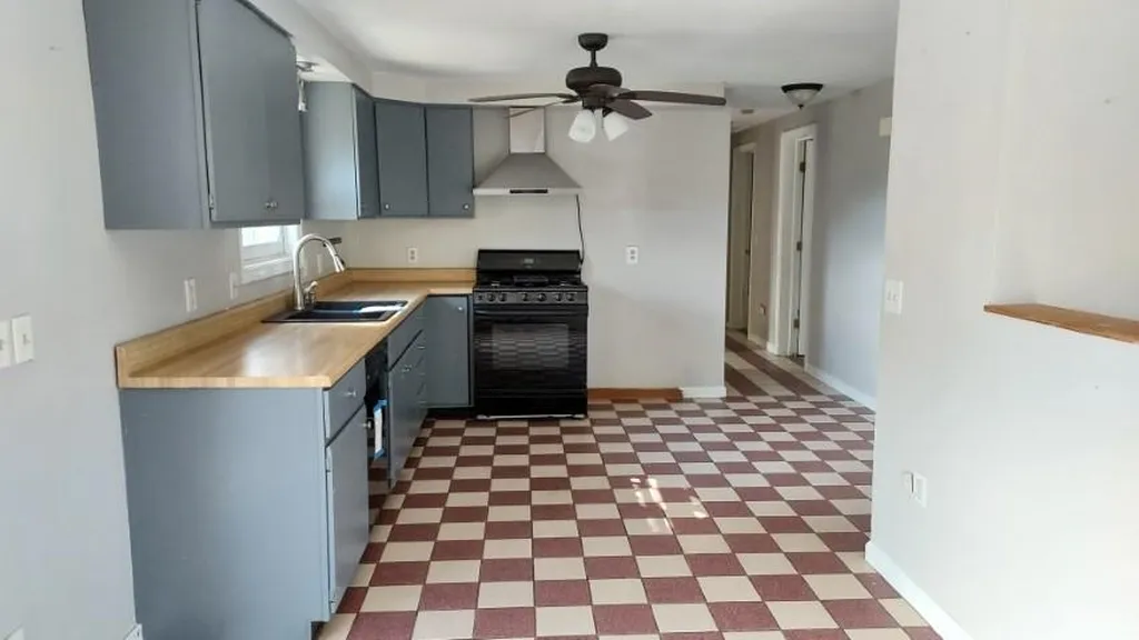 11 Troy Hill Road Swanzey NH 03446