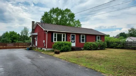 11 Troy Hill Road Swanzey NH 03446