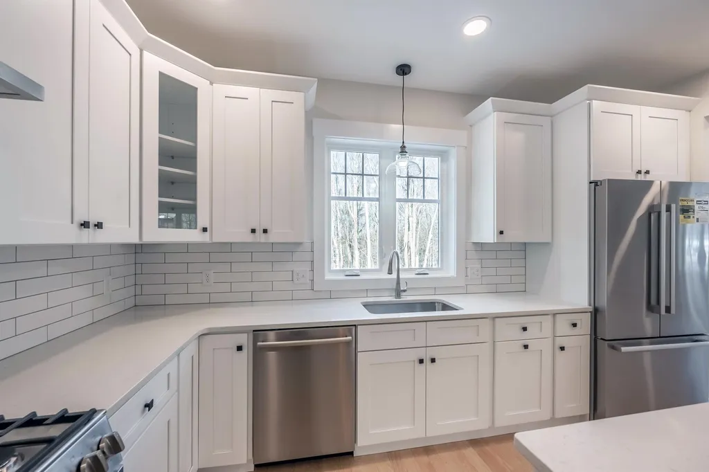 65 Pine Ridge Circle Sandown NH 03873
