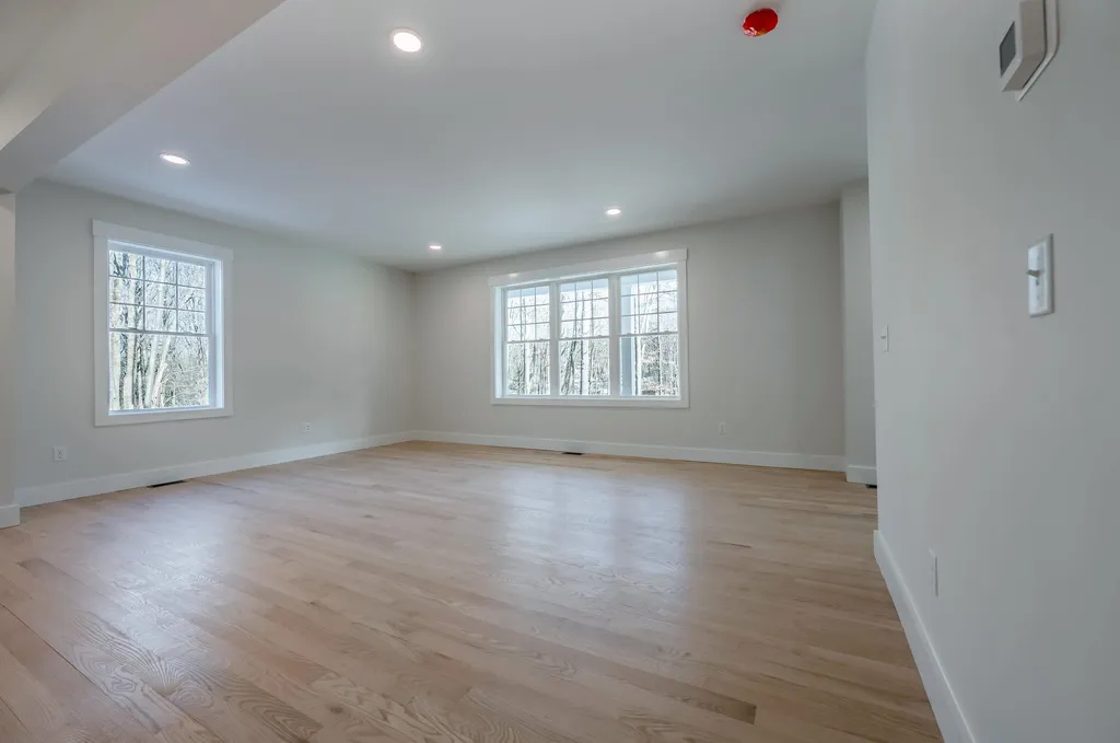 65 Pine Ridge Circle Sandown NH 03873