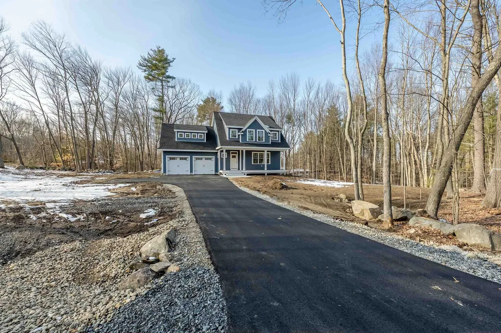65 Pine Ridge Circle Sandown NH 03873