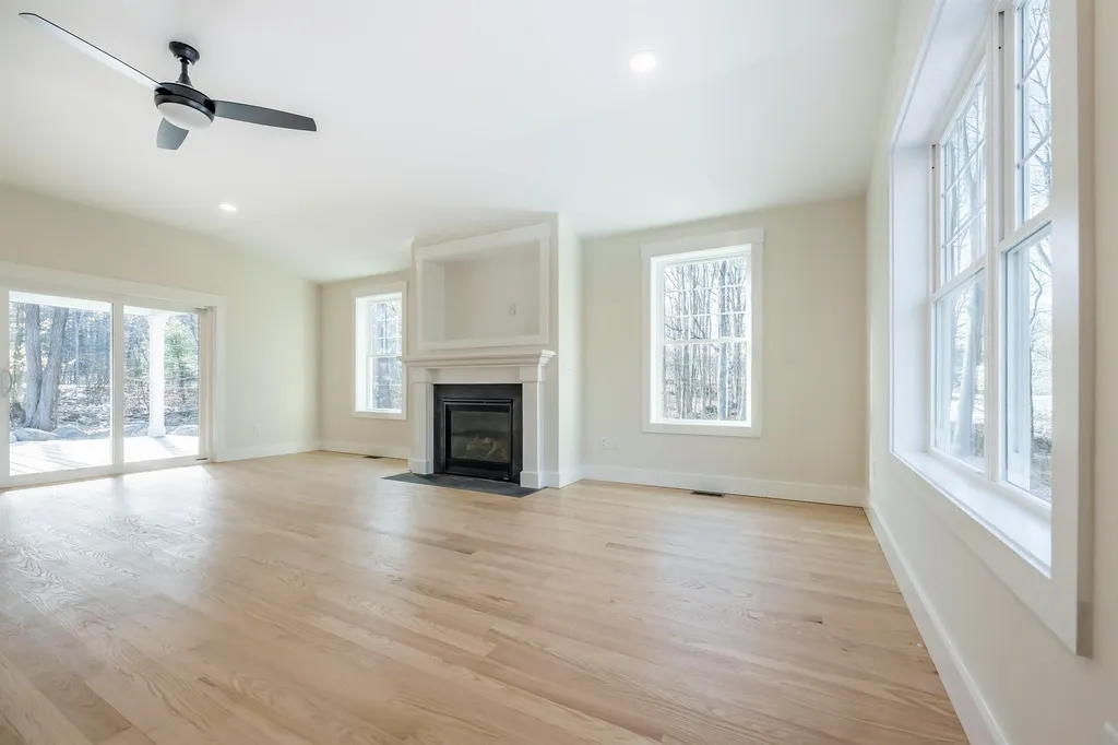 65 Pine Ridge Circle Sandown NH 03873
