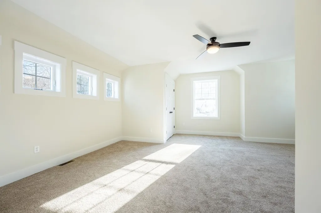 65 Pine Ridge Circle Sandown NH 03873