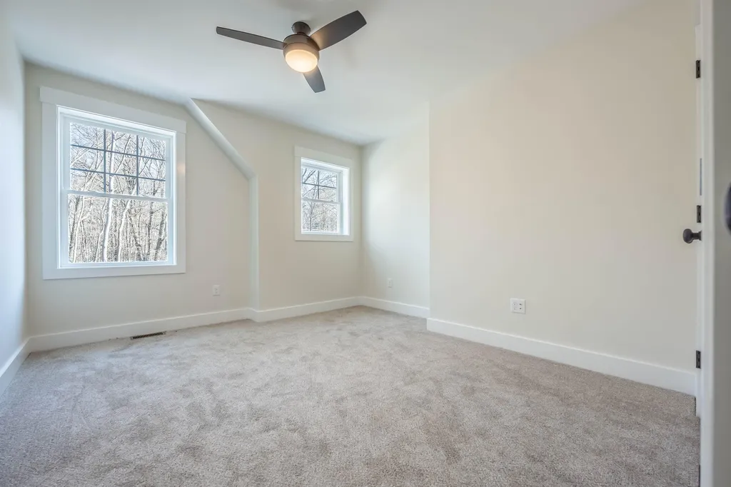 65 Pine Ridge Circle Sandown NH 03873