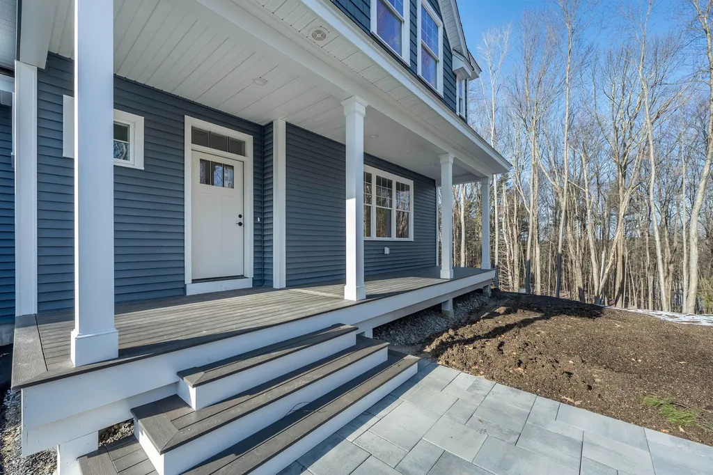 65 Pine Ridge Circle Sandown NH 03873