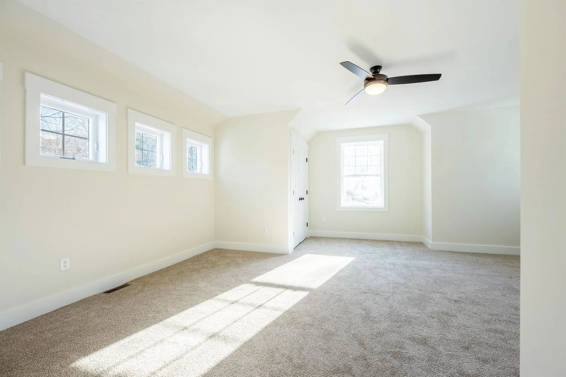 65 Pine Ridge Circle Sandown NH 03873