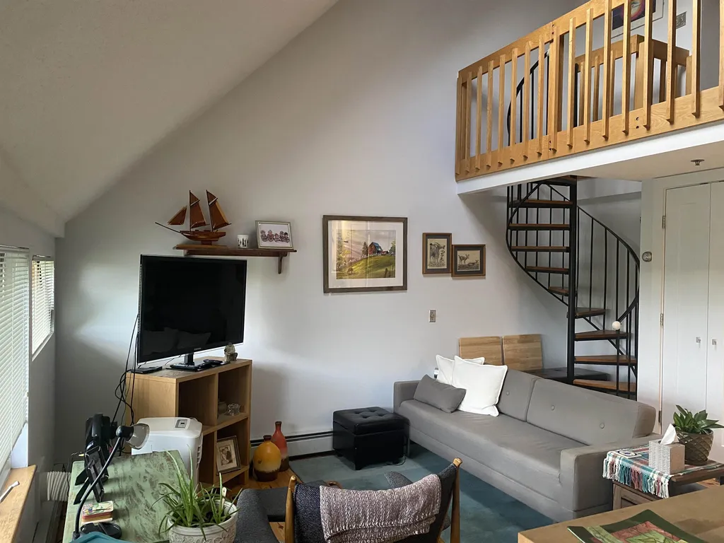16 Hemlock Ridge Drive Hartford VT 05001