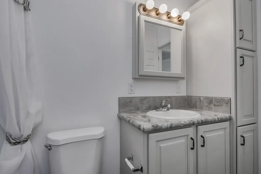 45 Hagop Road Salem NH 03079
