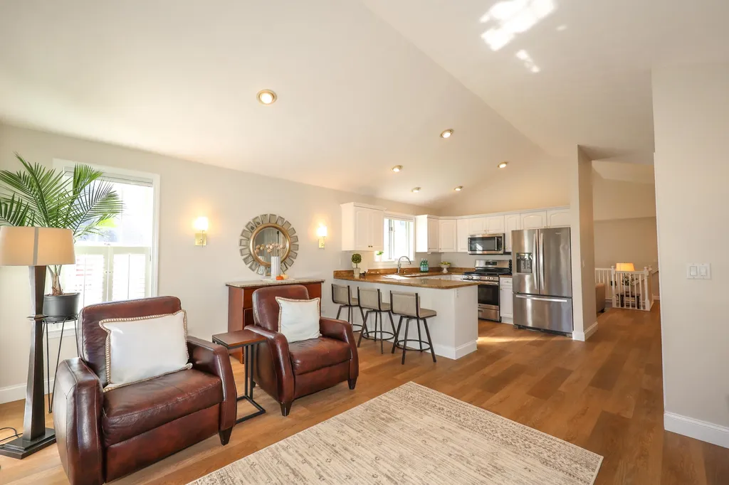 14 Spyglass Point Circle Bedford NH 03110