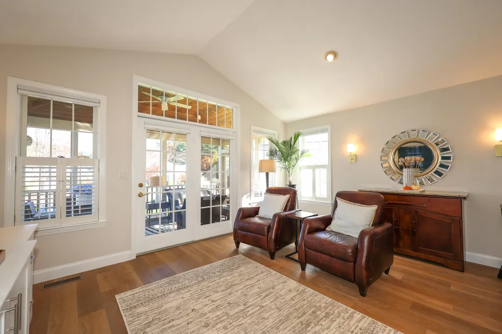 14 Spyglass Point Circle Bedford NH 03110
