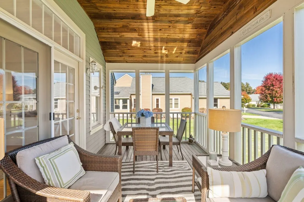 14 Spyglass Point Circle Bedford NH 03110