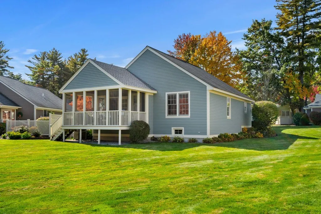 14 Spyglass Point Circle Bedford NH 03110