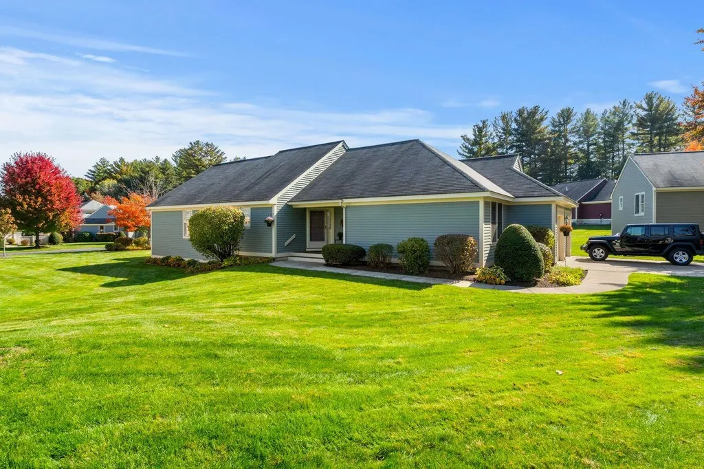 14 Spyglass Point Circle Bedford NH 03110