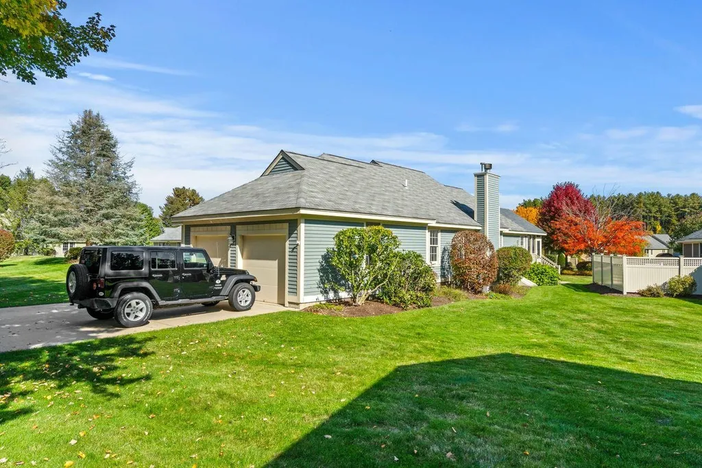 14 Spyglass Point Circle Bedford NH 03110