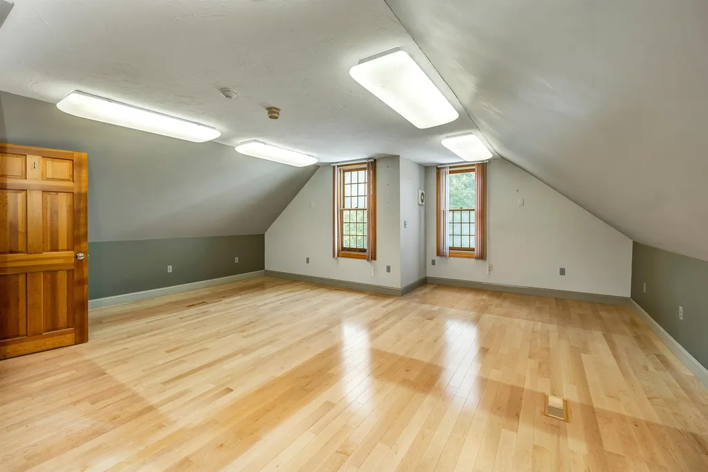 25 Country Club Road Gilford NH 03249