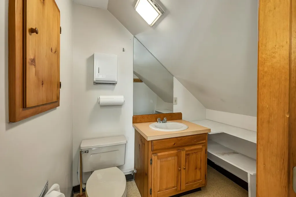 25 Country Club Road Gilford NH 03249