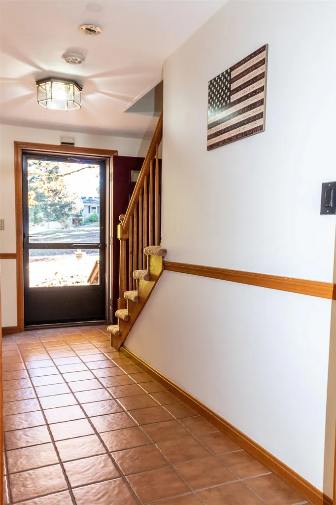30 Washington Drive Raymond NH 03077