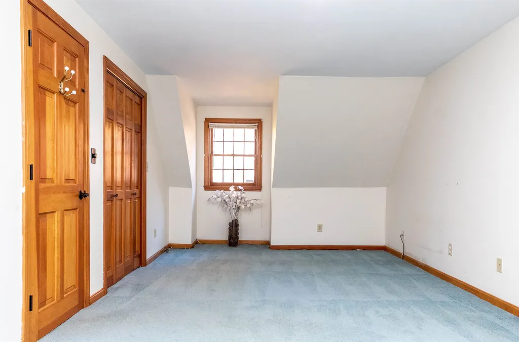 30 Washington Drive Raymond NH 03077