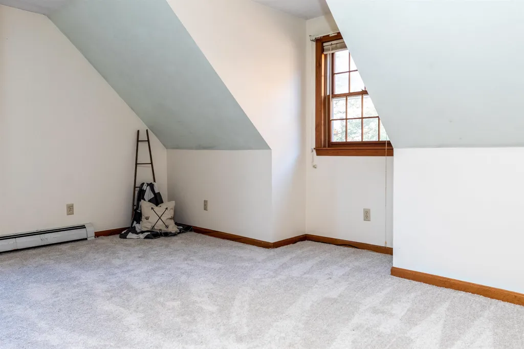 30 Washington Drive Raymond NH 03077