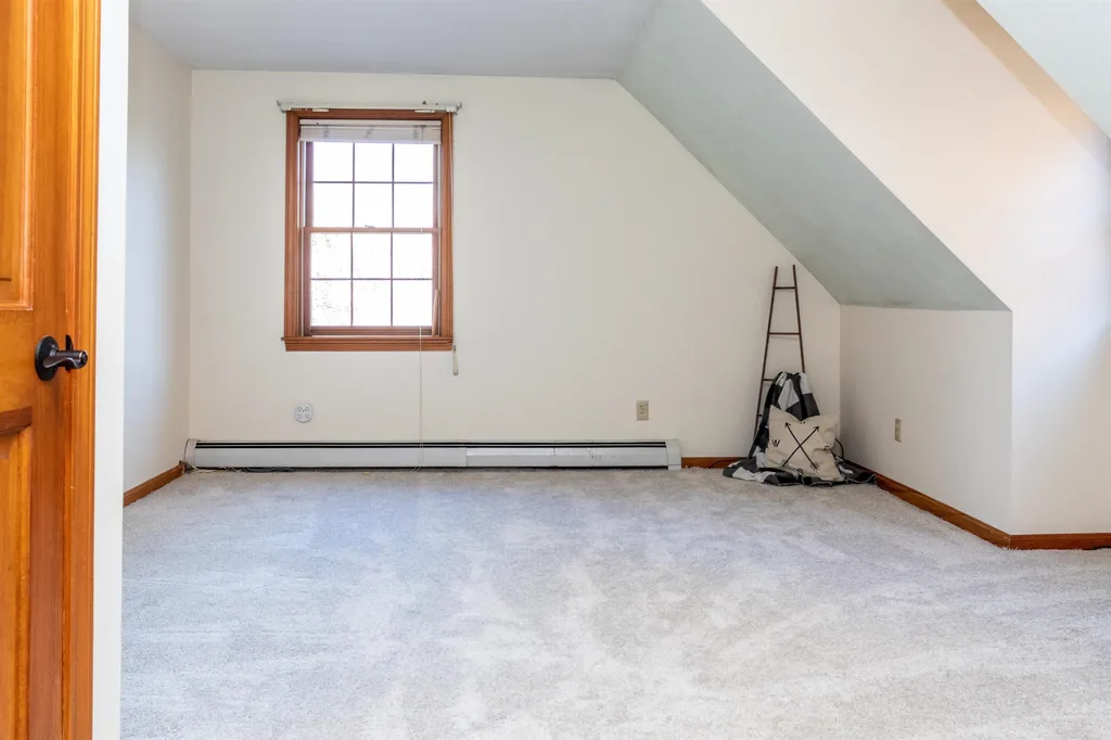 30 Washington Drive Raymond NH 03077