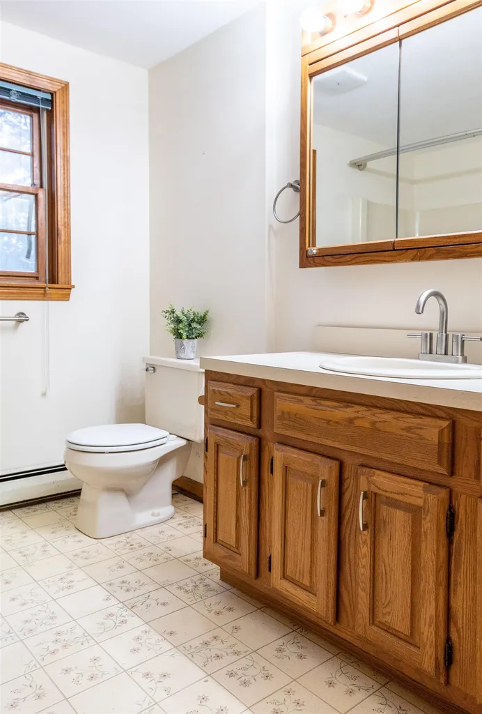 30 Washington Drive Raymond NH 03077