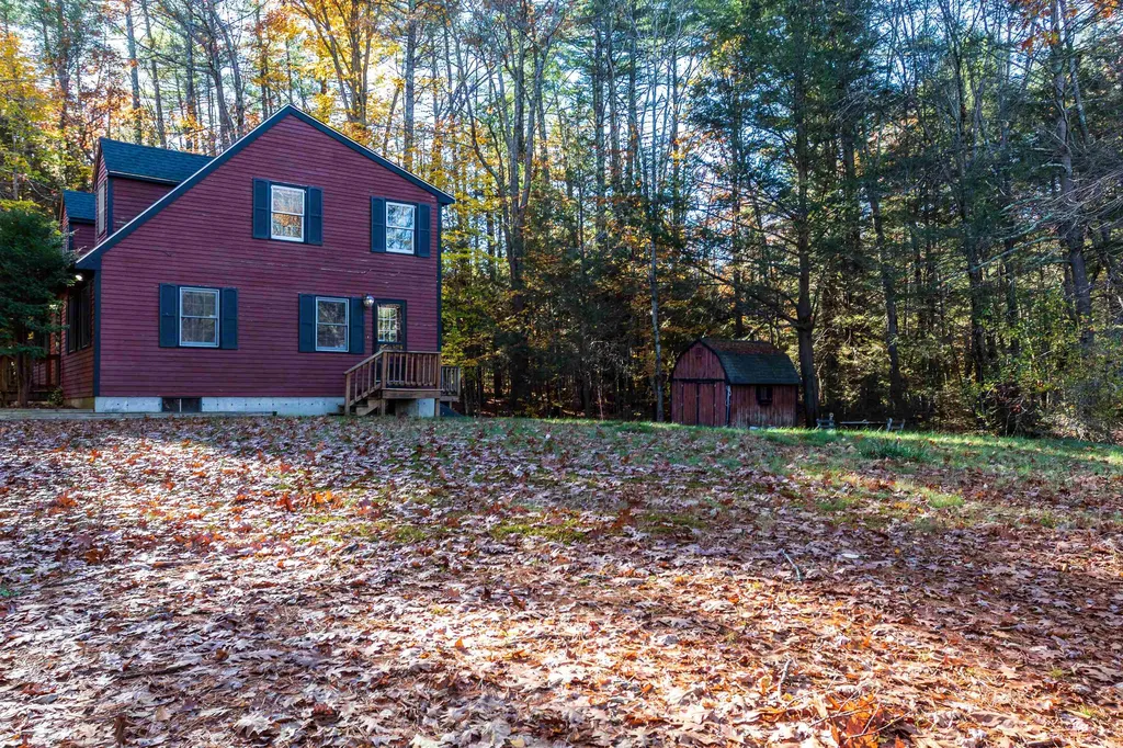 30 Washington Drive Raymond NH 03077