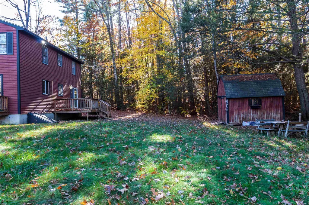 30 Washington Drive Raymond NH 03077
