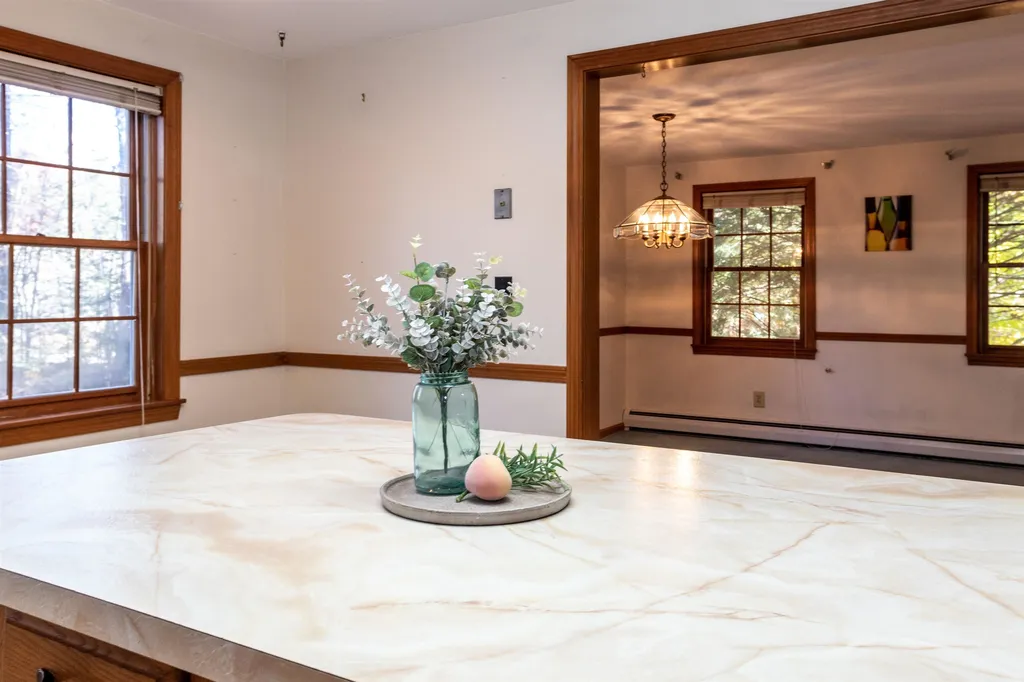 30 Washington Drive Raymond NH 03077