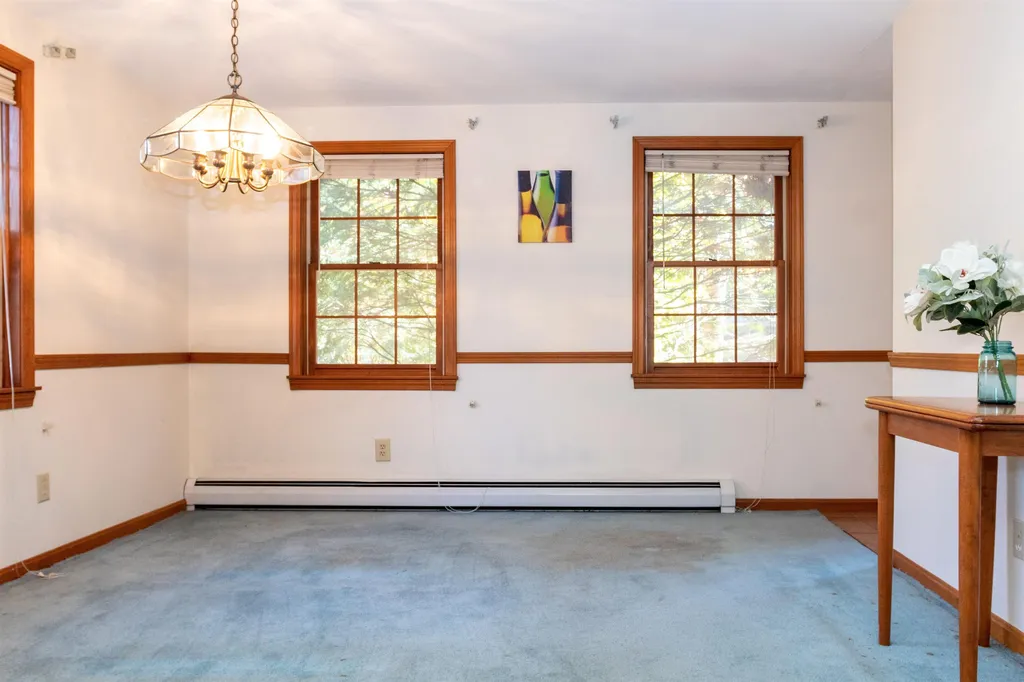 30 Washington Drive Raymond NH 03077