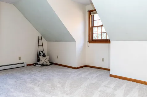 30 Washington Drive Raymond NH 03077