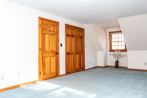 30 Washington Drive Raymond NH 03077