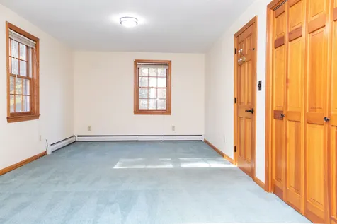 30 Washington Drive Raymond NH 03077