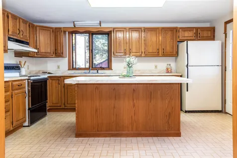 30 Washington Drive Raymond NH 03077