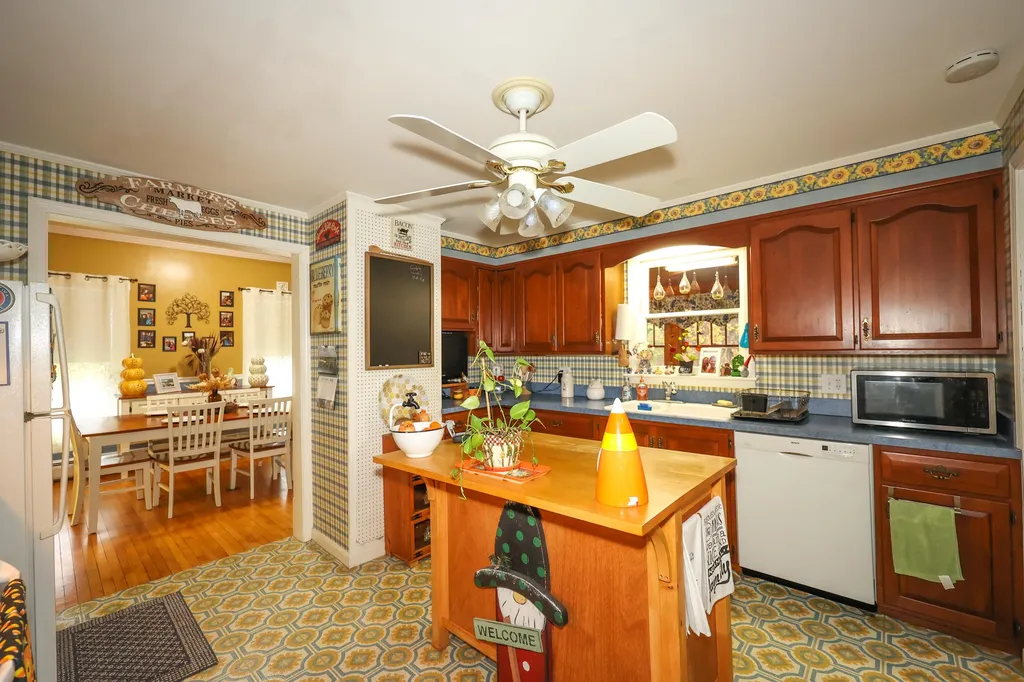 16 Edgewood Street Franklin NH 03235