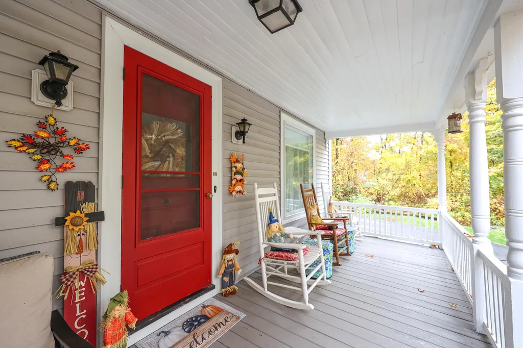 16 Edgewood Street Franklin NH 03235