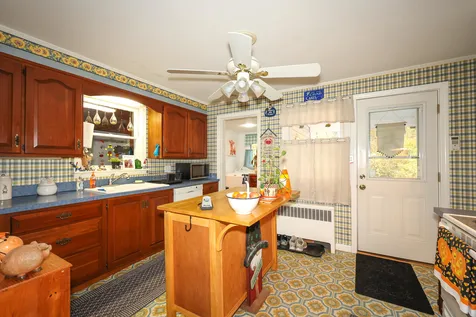 16 Edgewood Street Franklin NH 03235