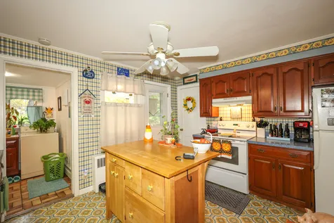 16 Edgewood Street Franklin NH 03235
