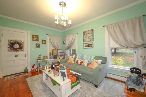 16 Edgewood Street Franklin NH 03235