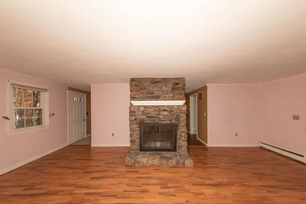 3 Rowell Lane Sandown NH 03873