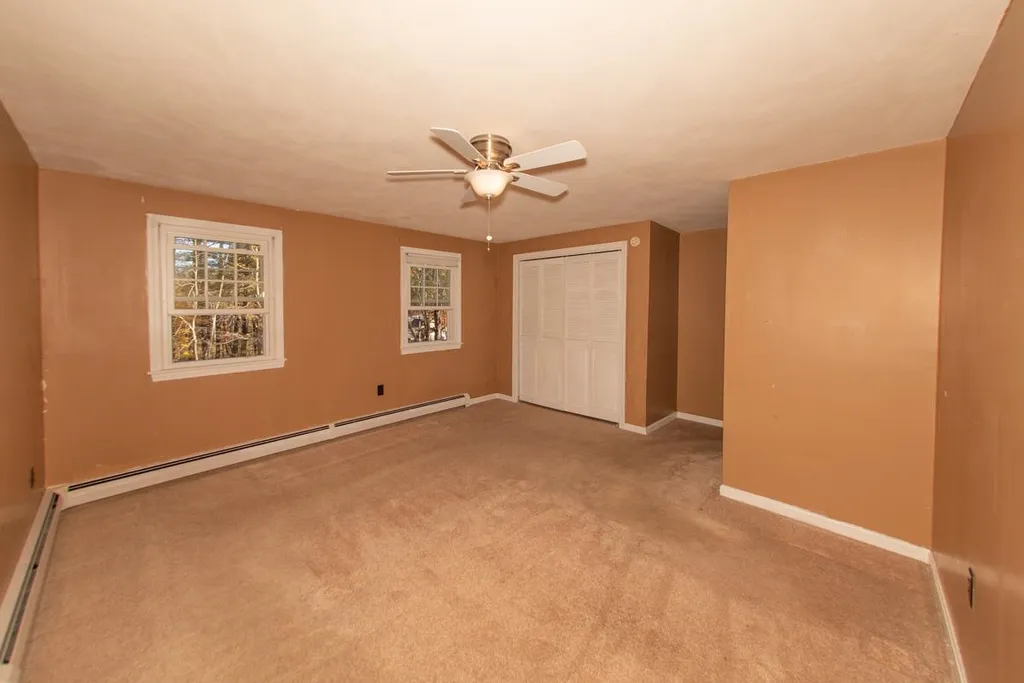 3 Rowell Lane Sandown NH 03873