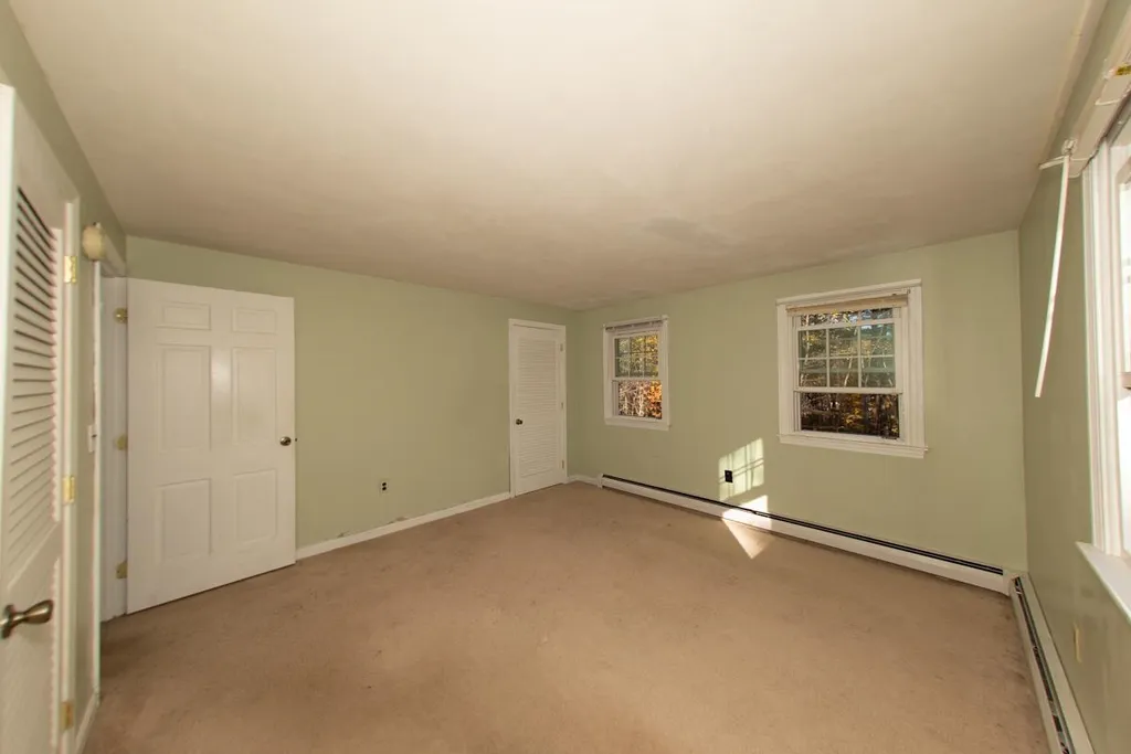 3 Rowell Lane Sandown NH 03873