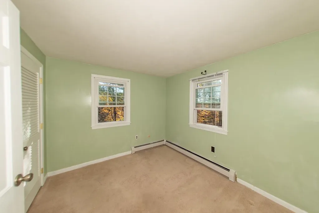 3 Rowell Lane Sandown NH 03873