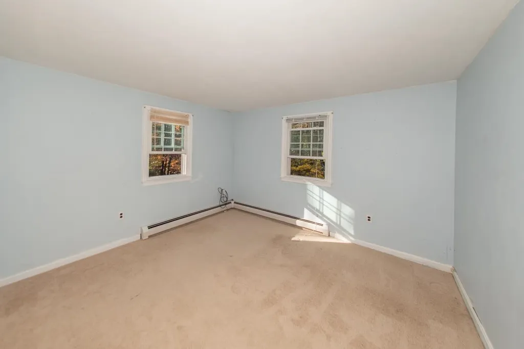 3 Rowell Lane Sandown NH 03873