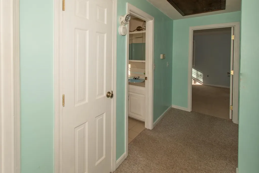 3 Rowell Lane Sandown NH 03873