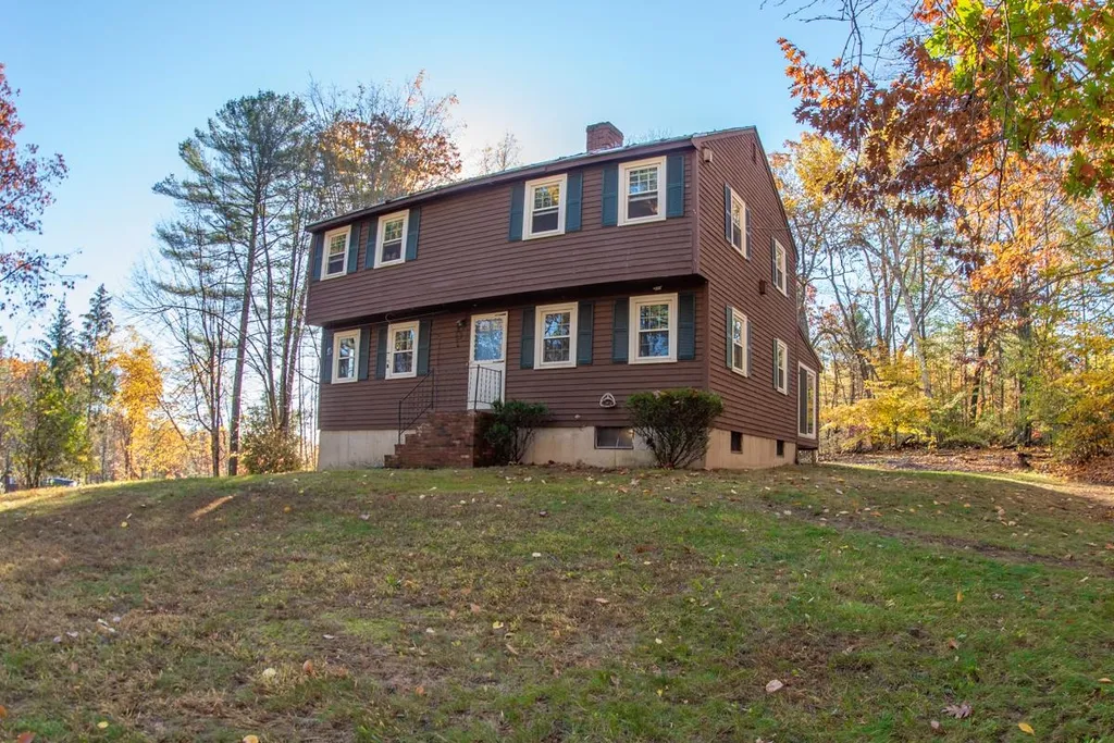 3 Rowell Lane Sandown NH 03873