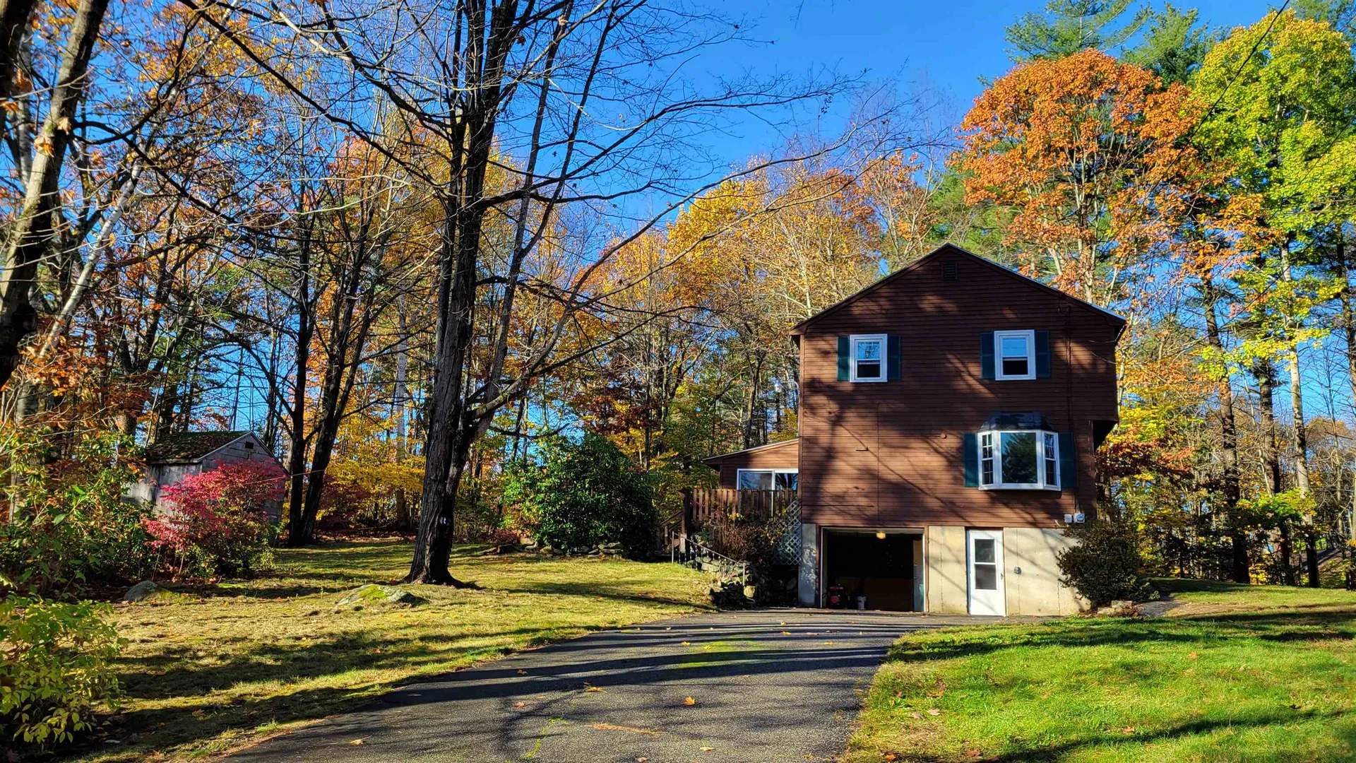 3 Rowell Lane Sandown NH 03873