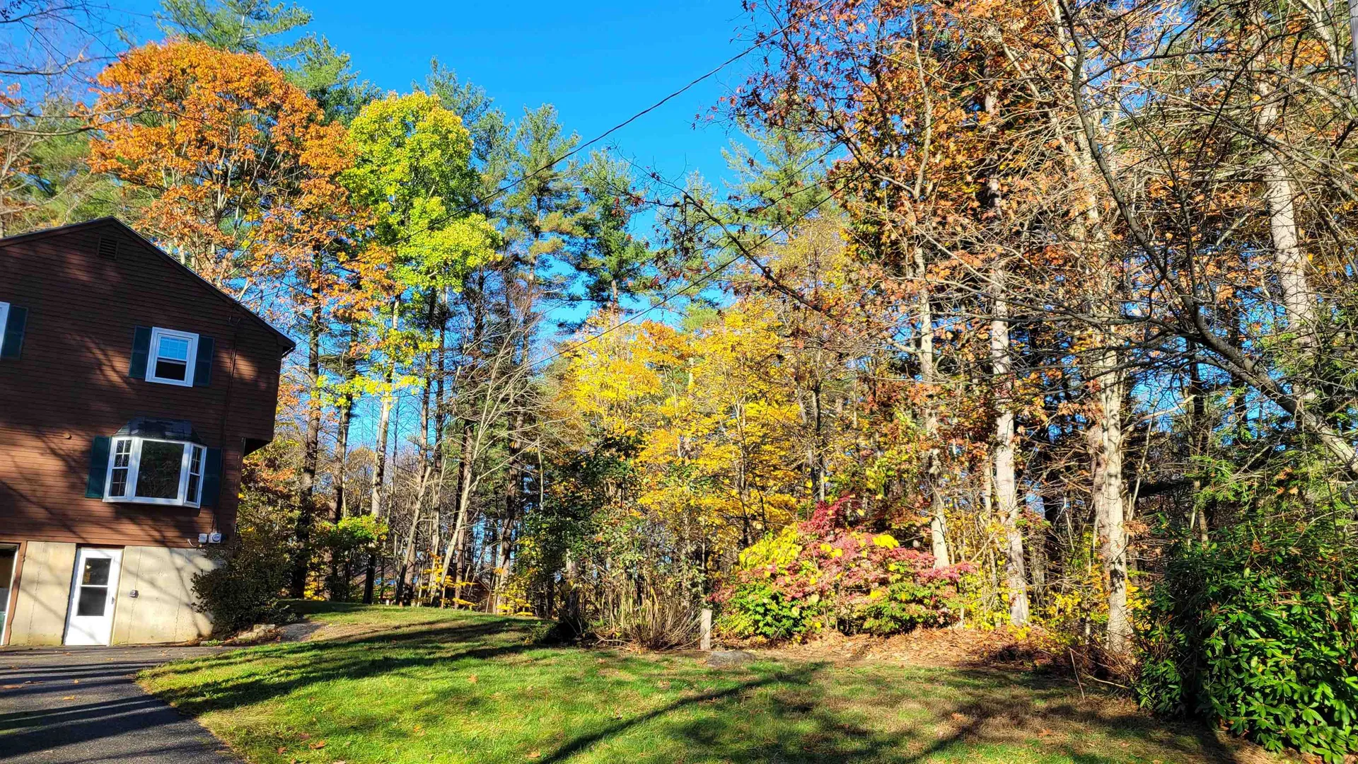 3 Rowell Lane Sandown NH 03873