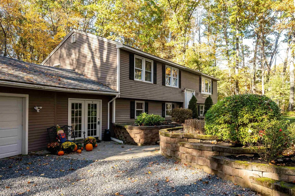 92 Meadowbrook Drive Barrington NH 03825